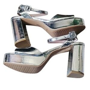 Chinese laundry Teresa patent metallic silver heel 4in size 10